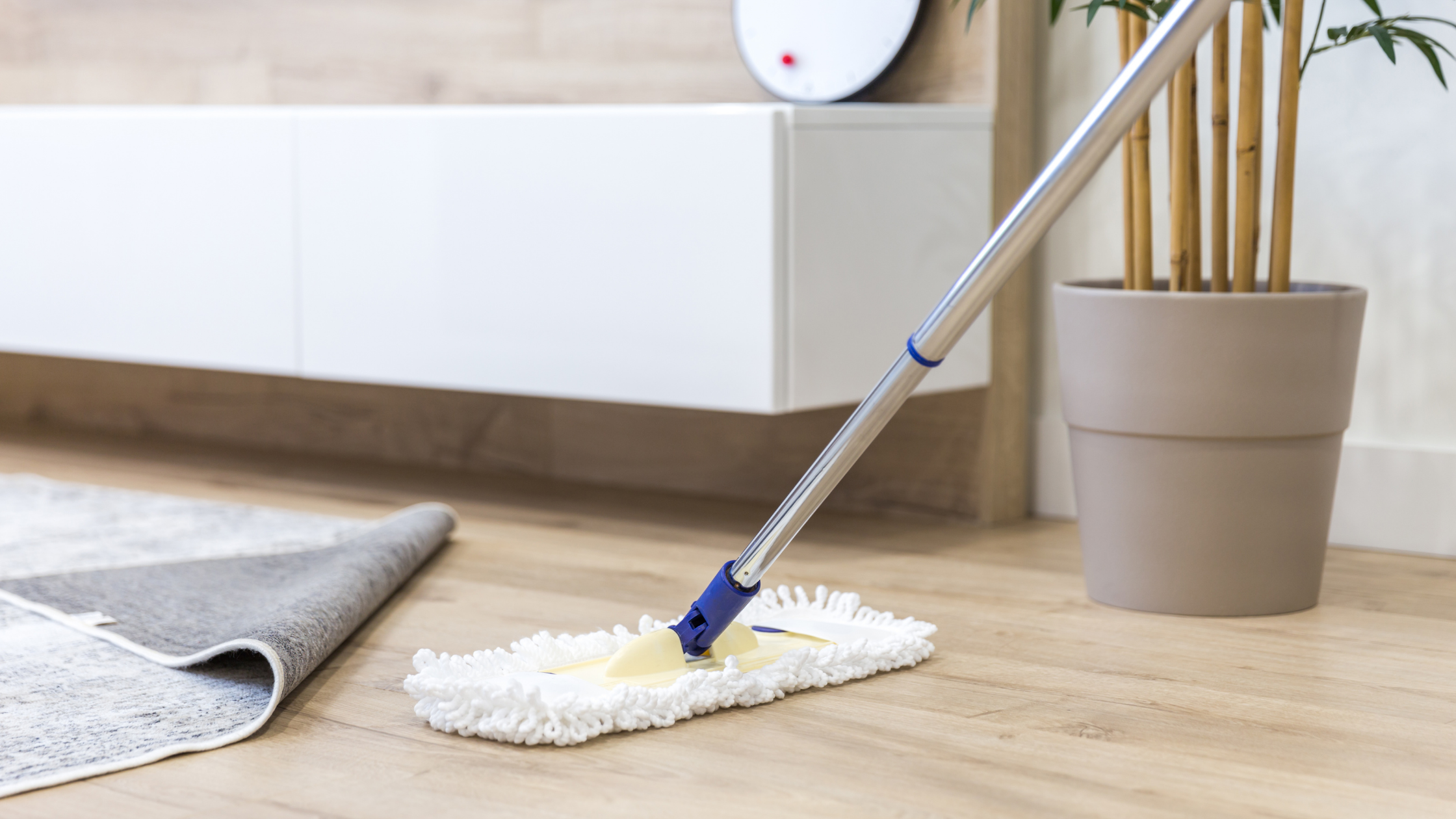 A guide to floor cleaning with natural solutions