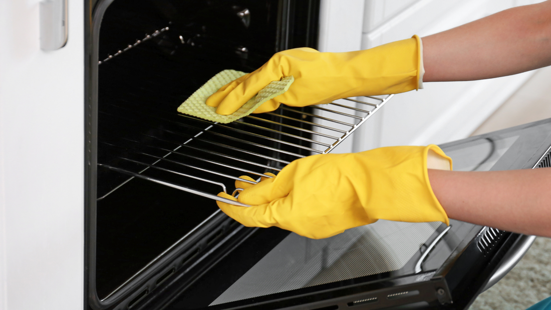 How to Clean Your Oven Naturally (A Step-by-Step Guide)