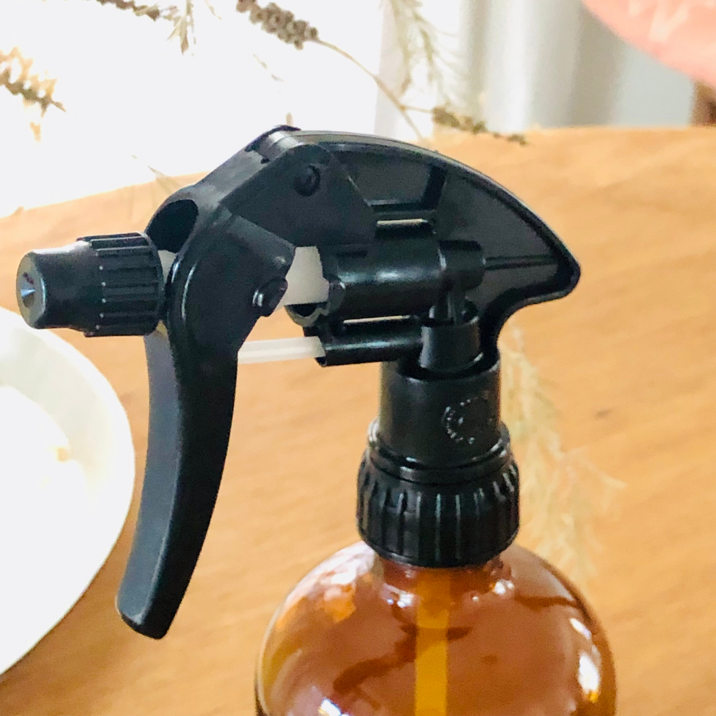 Spray bottles with industrial trigger 500ml Under Your Sink